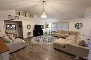930 Oak Hill Ct, Troy, OH 45373 - Photo 3