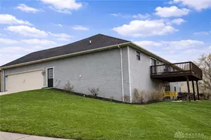 930 Oak Hill Ct, Troy, OH 45373 - Photo 3