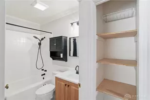 2901 Lansing Dr, Dayton, OH 45420 - Photo 17