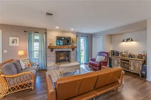 415 Wildrose Ln, Greenville, OH 45331 - Photo 3