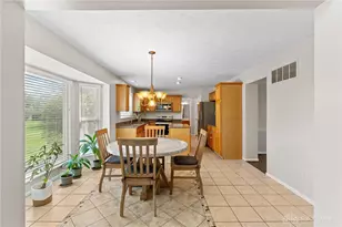 2346 Charleston Way, Beavercreek, OH 45431 - Photo 9