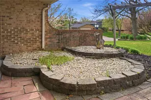 7521 Glenhurst Dr, Vandalia, OH 45414 - Photo 7