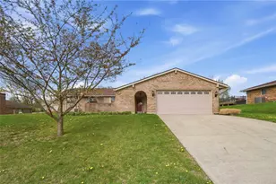 7521 Glenhurst Dr, Vandalia, OH 45414 - Photo 3