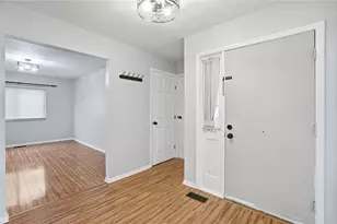 7521 Glenhurst Dr, Vandalia, OH 45414 - Photo 9