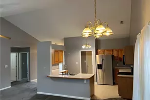 102 Burgundy Dr, Englewood, OH 45322 - Photo 7