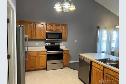 102 Burgundy Drive, Englewood, OH 45322 - Photo 3