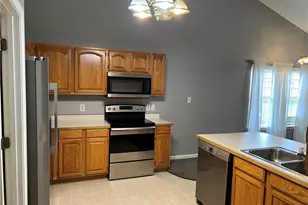 102 Burgundy Dr, Englewood, OH 45322 - Photo 3