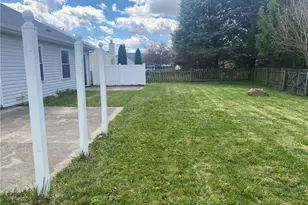 408 Deerwood Dr, Piqua, OH 45356 - Photo 21