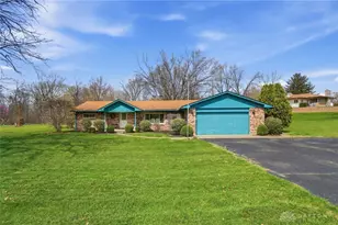 1008 Steven Circle Dr, New Carlisle, OH 45344 - Photo 5