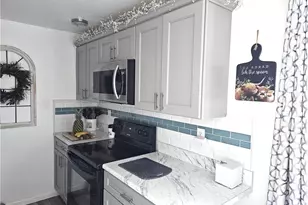 528 Adrian Ct, Brookville, OH 45309 - Photo 5