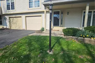 1060 Foxshire Pl, Dayton, OH 45458 - Photo 3