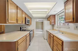 9964 Hummingbird Way, Dayton, OH 45458 - Photo 19