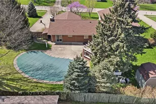 9964 Hummingbird Way, Dayton, OH 45458 - Photo 3