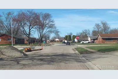 321 E Eppington Drive, Dayton, OH 45426 - Photo 3