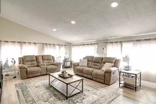 871 Marty Lee Ln, Carlisle, OH 45005 - Photo 13