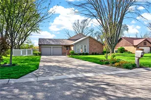 8785 Cobblecreek Dr, Washington Twp, OH 45458 - Photo 5