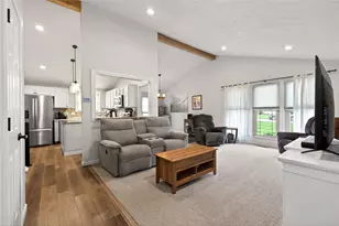 8785 Cobblecreek Dr, Washington Twp, OH 45458 - Photo 9