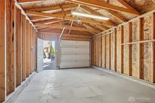 412 Cape Cod Dr, Springfield, OH 45505 - Photo 39