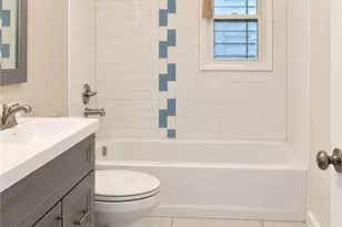 5026 Hackett Dr, Jefferson Twp, OH 45417 - Photo 5
