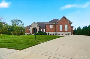 9440 Old Bridge Dr, Washington Twp, OH 45458 - Photo 5