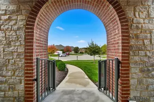 9440 Old Bridge Dr, Washington Twp, OH 45458 - Photo 9