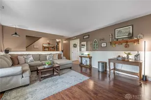 1011 Brookwood Ct, Fairborn, OH 45324 - Photo 7