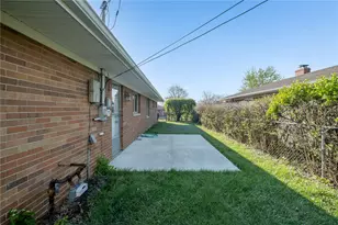 1030 Chateau Dr, Kettering, OH 45429 - Photo 19