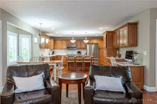 1357 Chelsea Ct, Beavercreek, OH 45434 - Photo 7