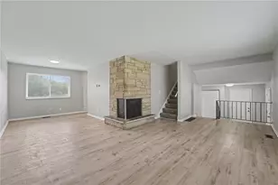 4718 Belcourt Dr, Jefferson Twp, OH 45417 - Photo 7