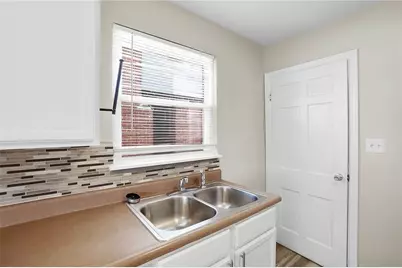 1525 Patterson Road, Dayton, OH 45420 - Photo 7