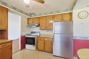 814 Wellington Dr, Springfield Twp, OH 45506 - Photo 17