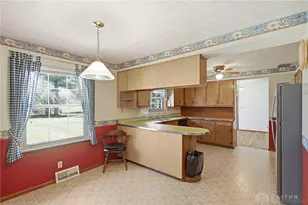 814 Wellington Dr, Springfield Twp, OH 45506 - Photo 15