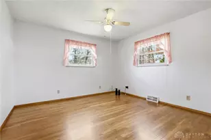 814 Wellington Dr, Springfield Twp, OH 45506 - Photo 27