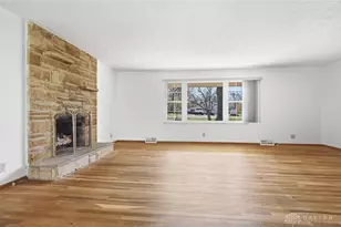 814 Wellington Dr, Springfield Twp, OH 45506 - Photo 9