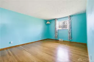 814 Wellington Dr, Springfield Twp, OH 45506 - Photo 23