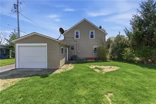 415 W South St, Tipp City, OH 45371 - Photo 5