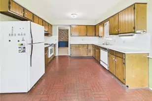 239 Hickory Dr, Greenville, OH 45331 - Photo 7