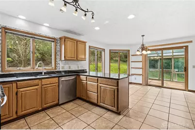 4001 Dogwood Trail, Dayton, OH 45429 - Photo 7