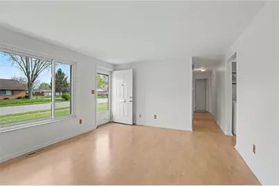 301 Porter Drive, Englewood, OH 45322 - Photo 11