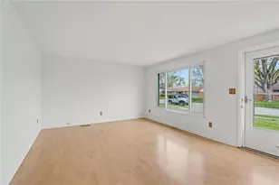 301 Porter Dr, Englewood, OH 45322 - Photo 9