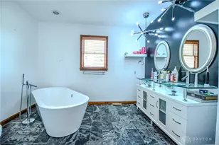 790 Chaucer Ln, Tipp City, OH 45371 - Photo 33