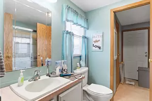 126 S Point Dr, Fairborn, OH 45324 - Photo 11