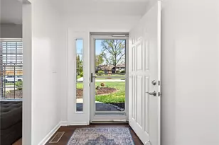 1524 Lindenhurst Dr, Centerville, OH 45459 - Photo 7