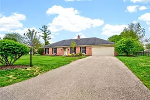 1524 Lindenhurst Dr, Centerville, OH 45459 - Photo 3