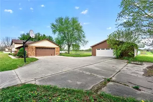 9367 Artz Rd, Huber Heights, OH 45344 - Photo 5