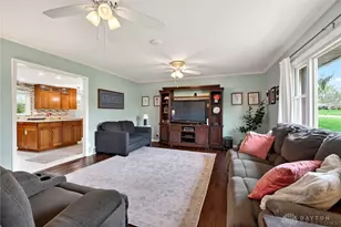 5583 Hugh Dr, Centerville, OH 45459 - Photo 5