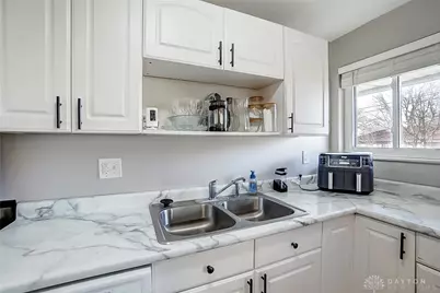 5257 Powell Road, Dayton, OH 45424 - Photo 9