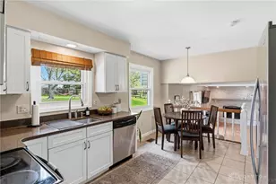 8750 Castlecreek Dr, Centerville, OH 45458 - Photo 11