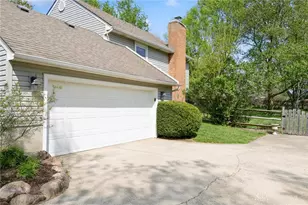 8750 Castlecreek Dr, Centerville, OH 45458 - Photo 43