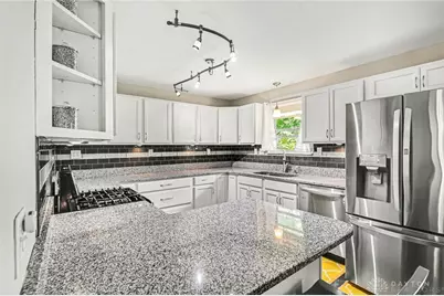 6209 7 Pines Drive, Miami Township, OH 45449 - Photo 11